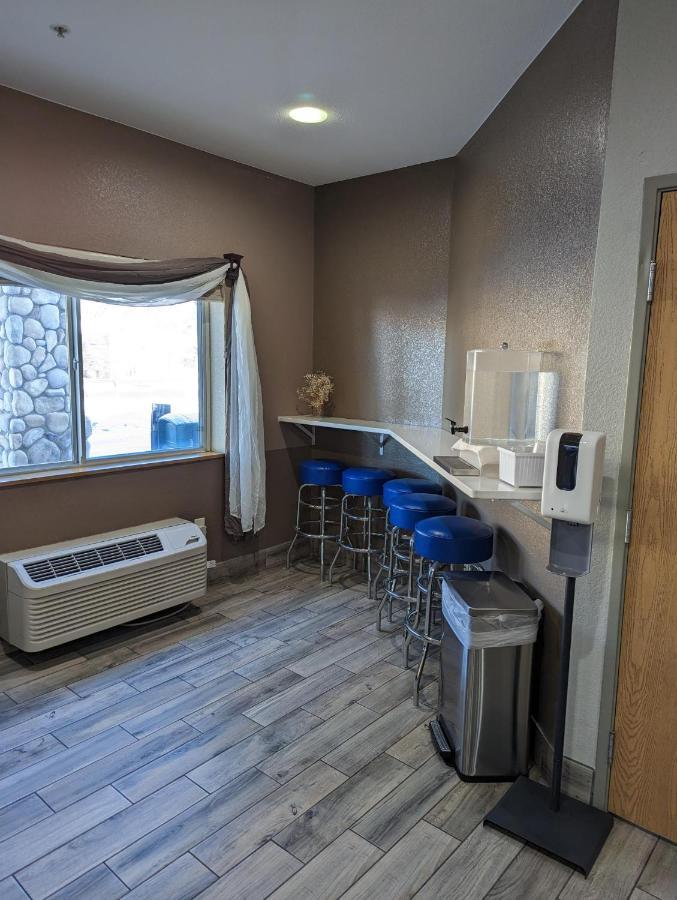 Days Inn & Suites By Wyndham Castle Rock Exteriör bild