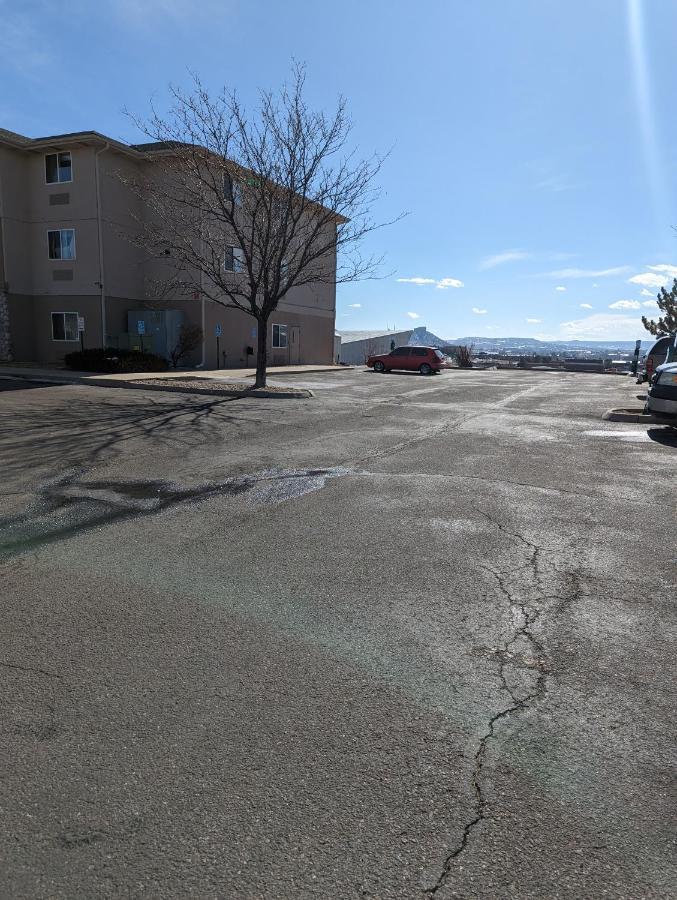 Days Inn & Suites By Wyndham Castle Rock Exteriör bild