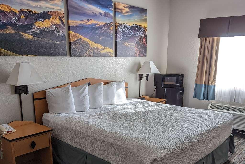 Days Inn & Suites By Wyndham Castle Rock Rum bild