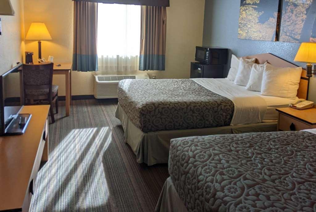 Days Inn & Suites By Wyndham Castle Rock Rum bild