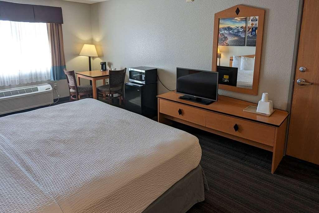 Days Inn & Suites By Wyndham Castle Rock Rum bild