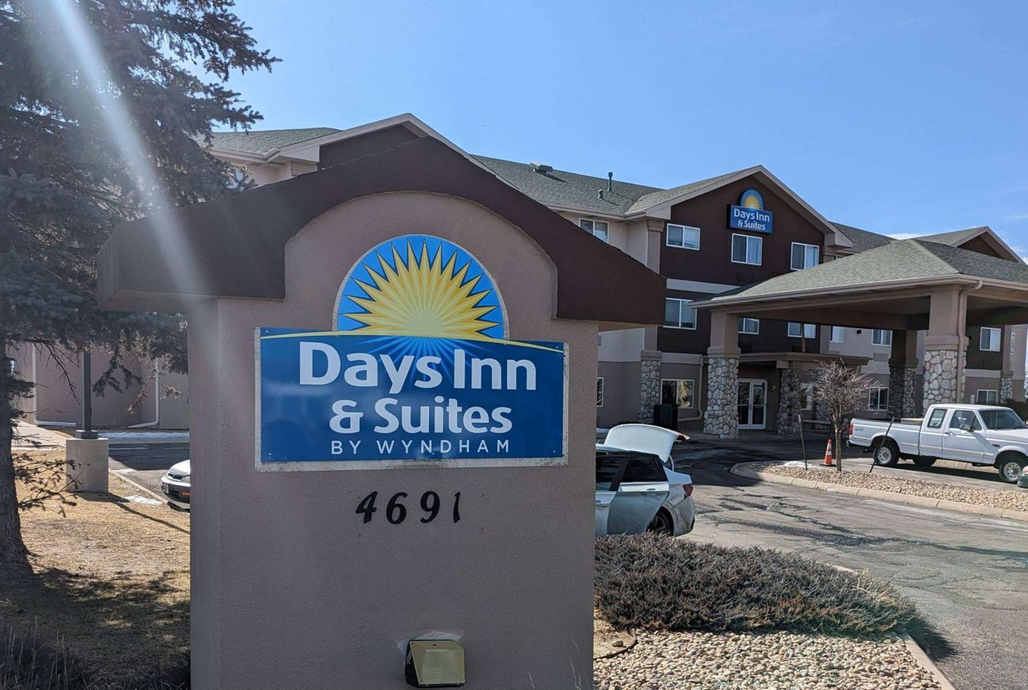 Days Inn & Suites By Wyndham Castle Rock Exteriör bild