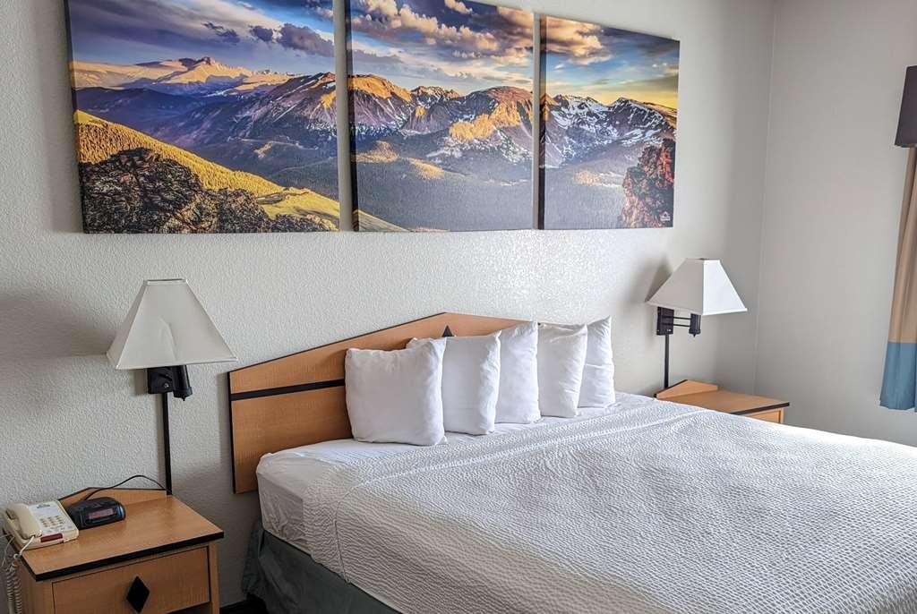 Days Inn & Suites By Wyndham Castle Rock Rum bild