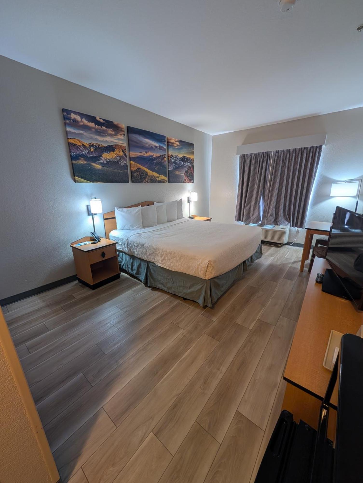 Days Inn & Suites By Wyndham Castle Rock Exteriör bild