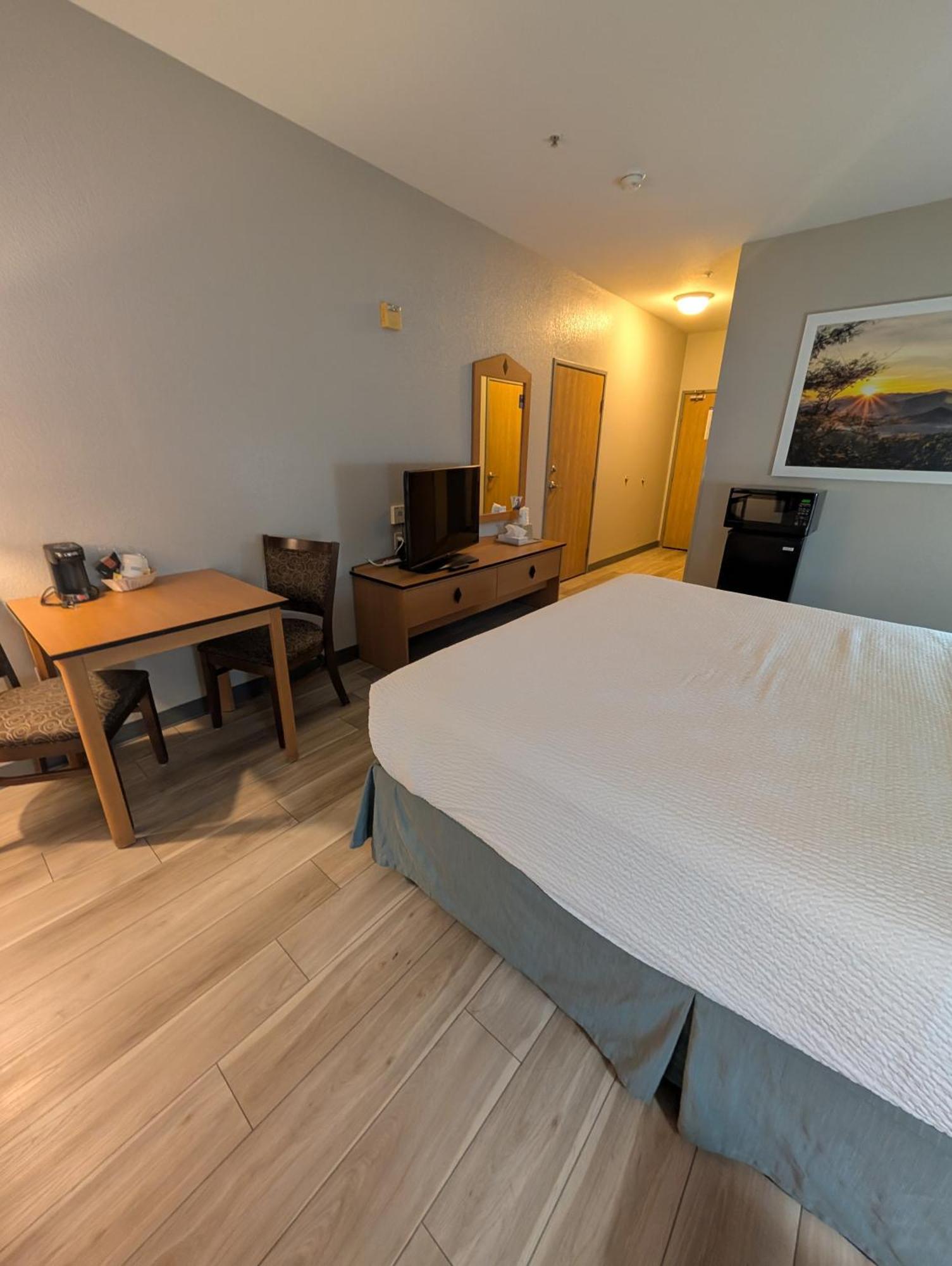 Days Inn & Suites By Wyndham Castle Rock Exteriör bild