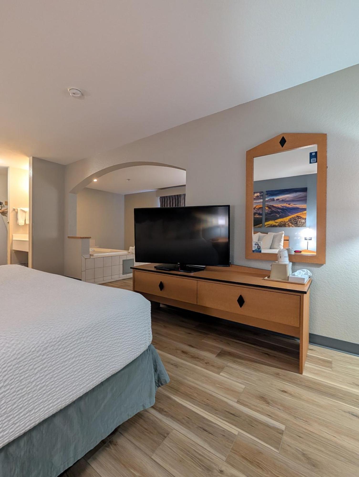 Days Inn & Suites By Wyndham Castle Rock Exteriör bild