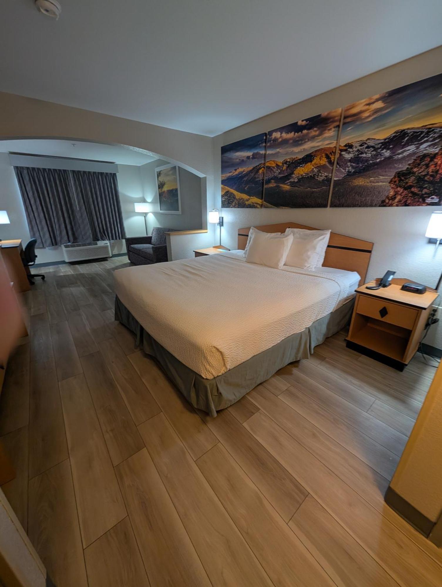 Days Inn & Suites By Wyndham Castle Rock Exteriör bild