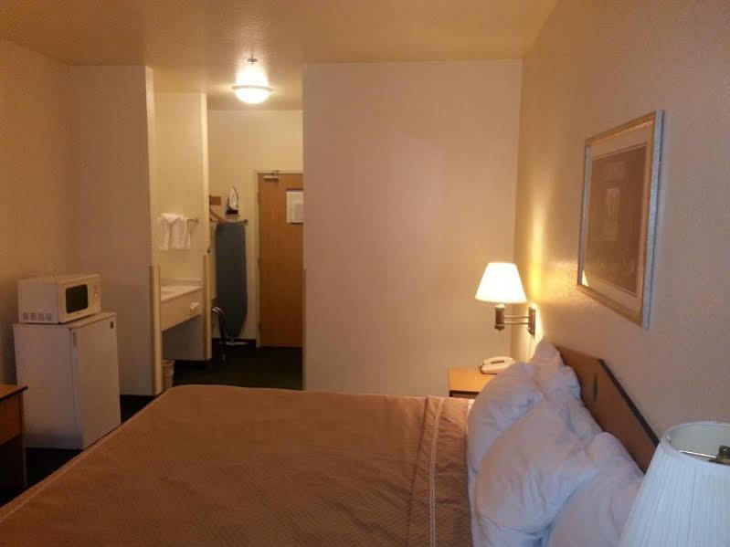 Days Inn & Suites By Wyndham Castle Rock Exteriör bild