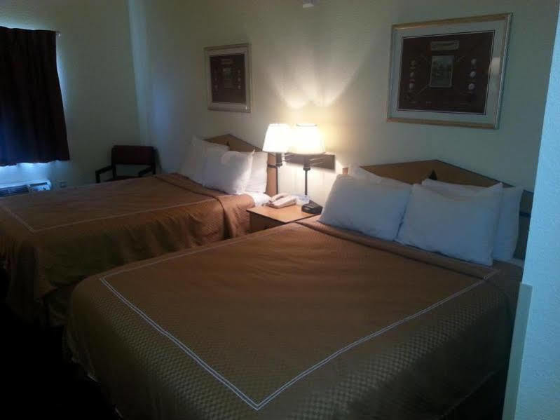 Days Inn & Suites By Wyndham Castle Rock Exteriör bild